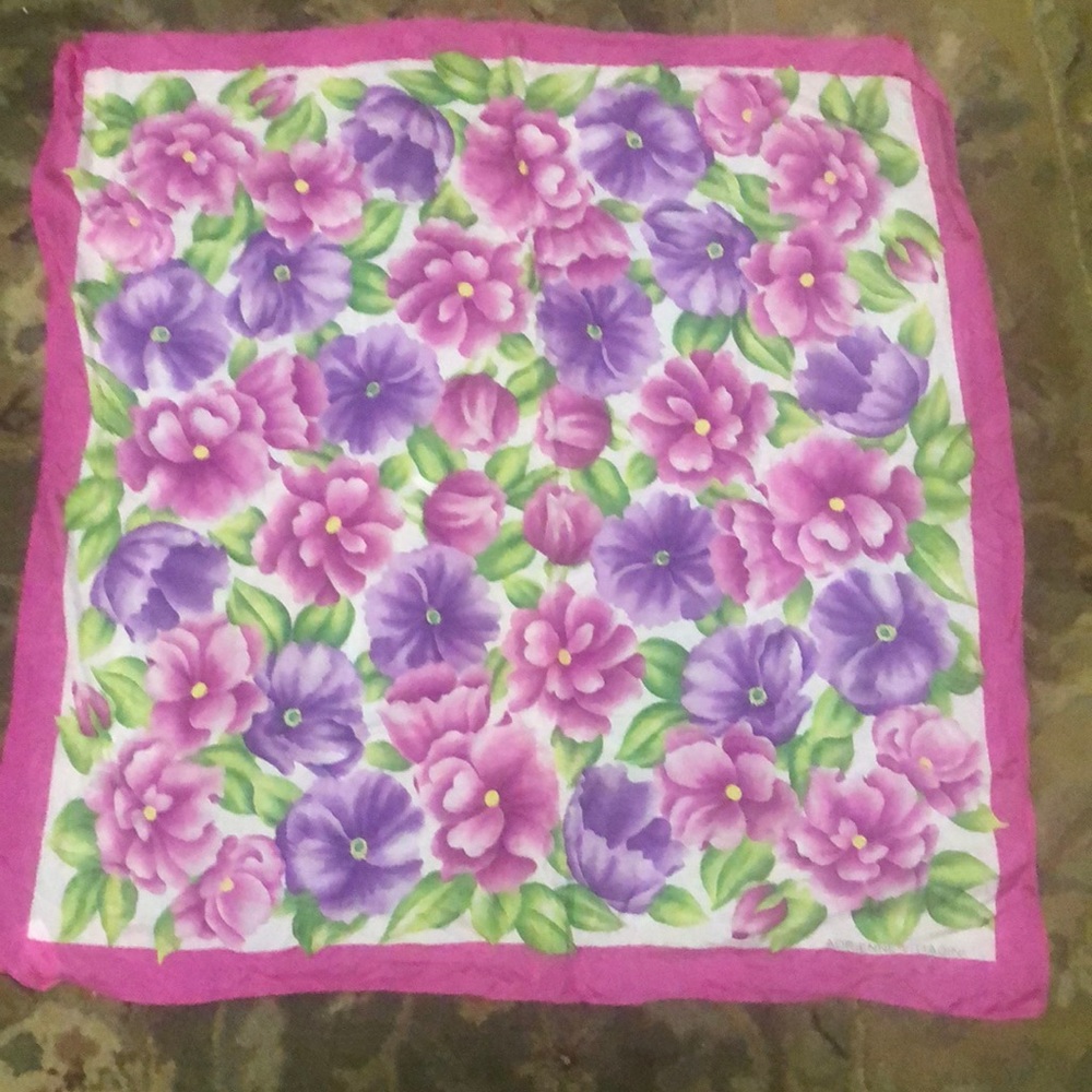 $140 AUTHENTIC ADRIENNE VITTADINI SILK SCARF
